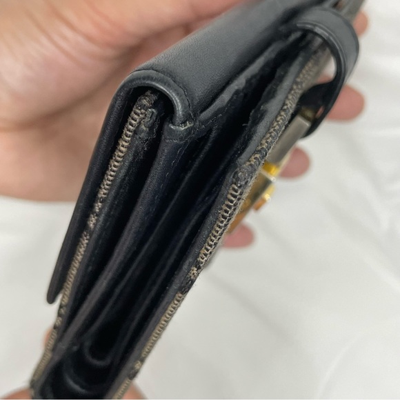 Gucci Jackie GG Canvas Compact Wallet - Picture 8 of 16